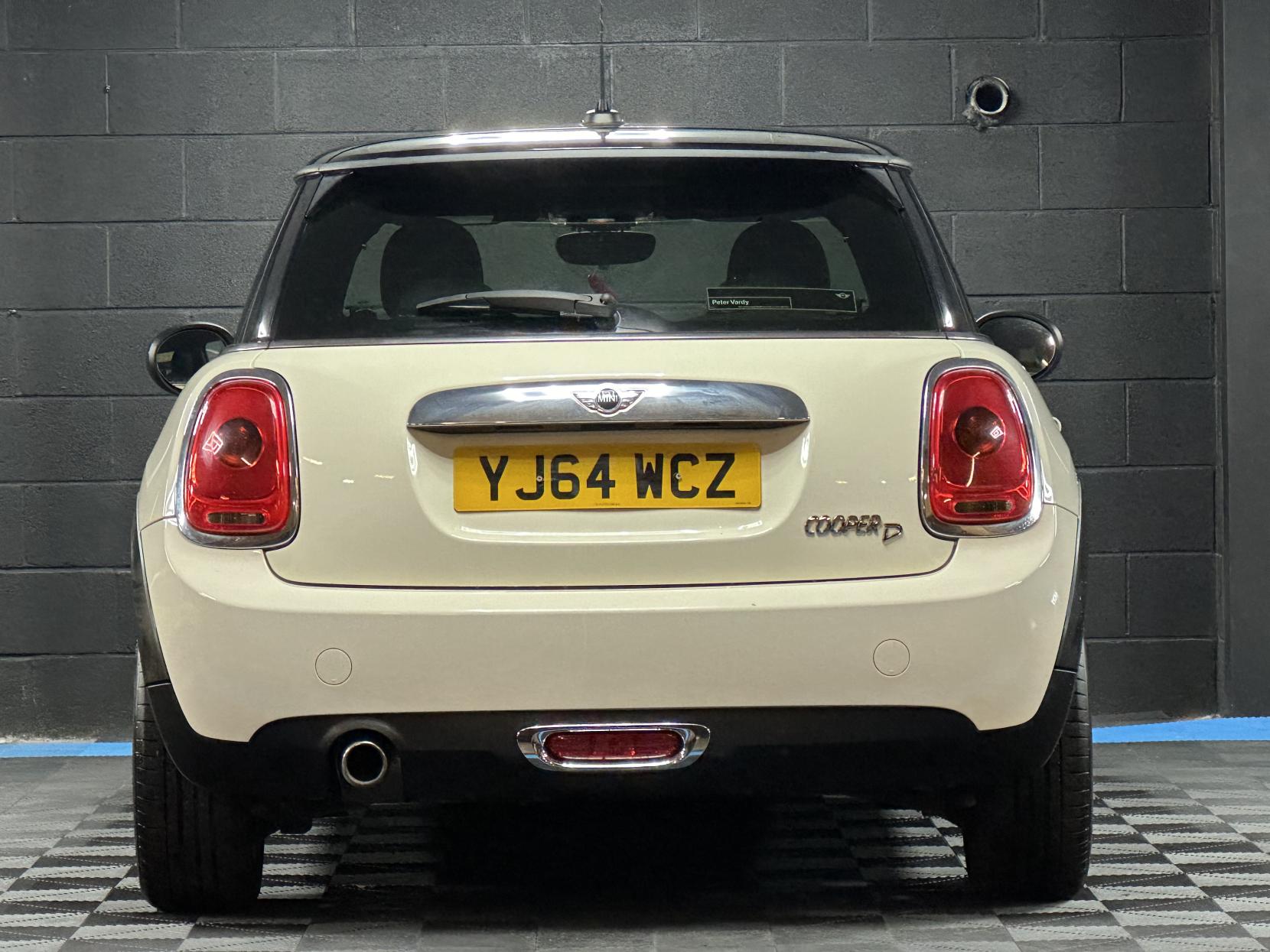 MINI Hatch 1.5 Cooper D Hatchback 3dr Diesel Manual Euro 6 (s/s) (116 ps)