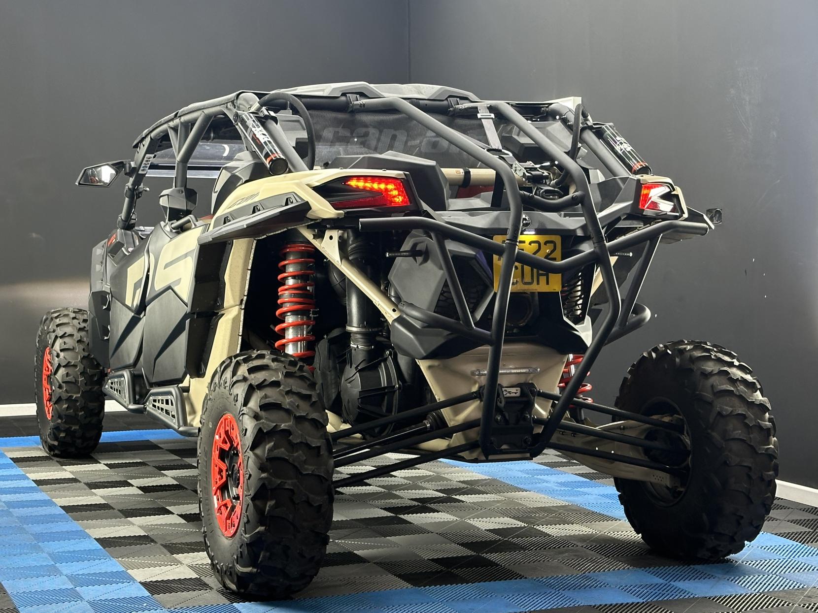 Can-Am Maverick 1000 x3 turbo