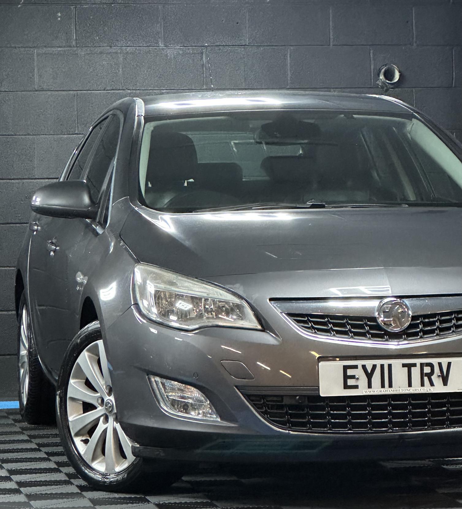 Vauxhall Astra 1.6 16v Elite Hatchback 5dr Petrol Easytronic Euro 5 (115 ps)