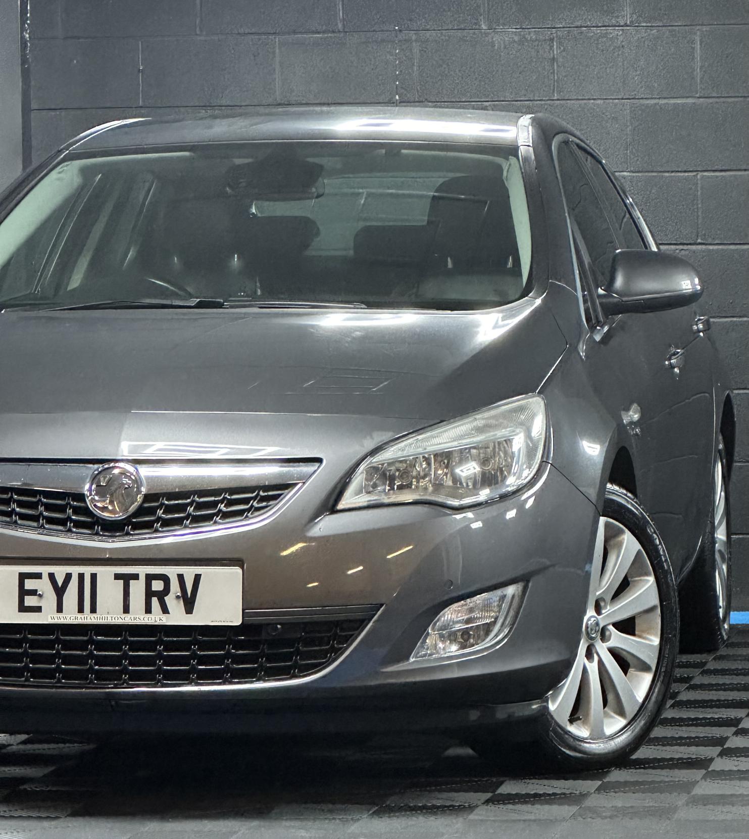 Vauxhall Astra 1.6 16v Elite Hatchback 5dr Petrol Easytronic Euro 5 (115 ps)