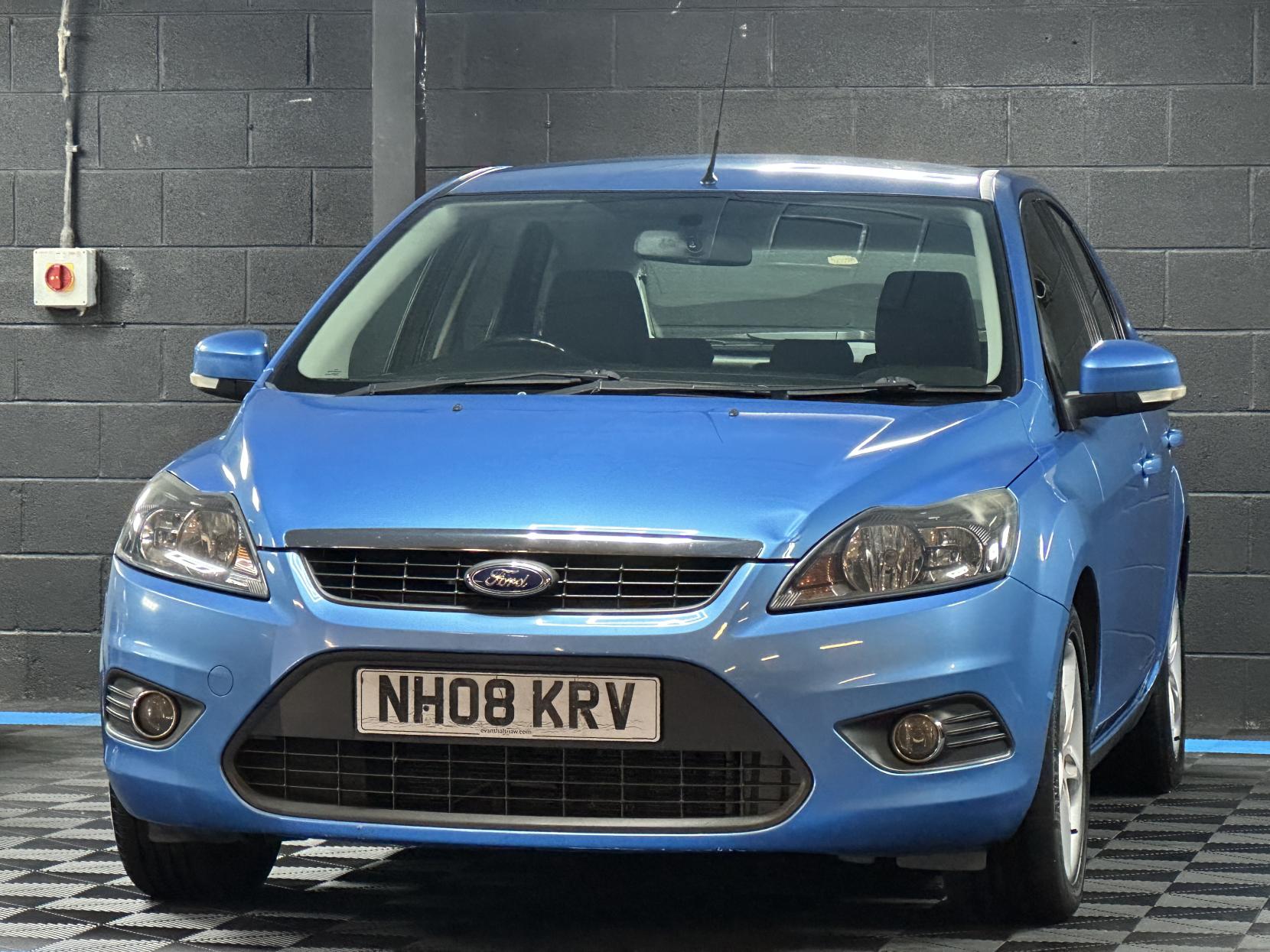 Ford Focus 1.6 Zetec Hatchback 5dr Petrol Automatic (184 g/km, 99 bhp)