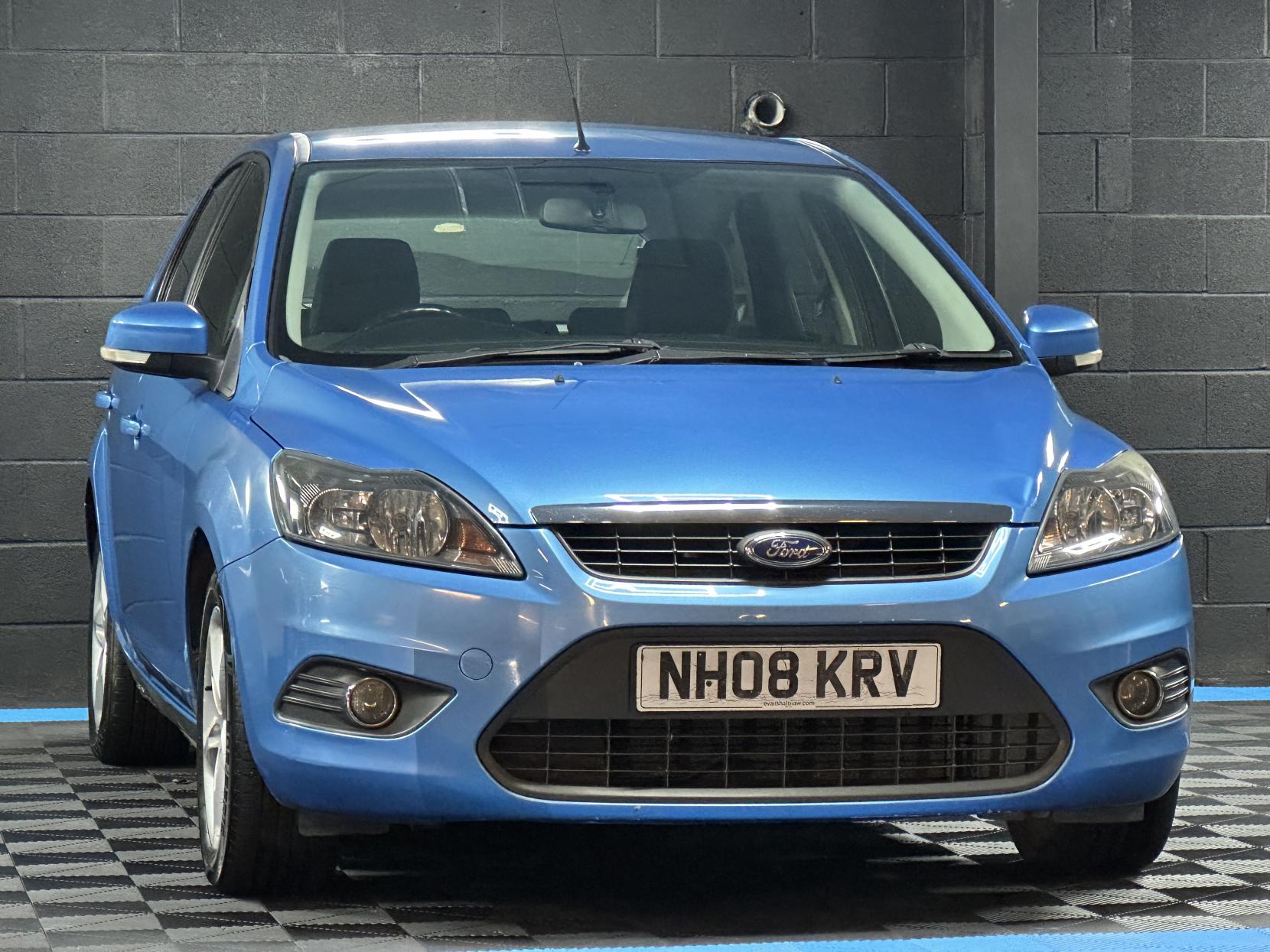 Ford Focus 1.6 Zetec Hatchback 5dr Petrol Automatic (184 g/km, 99 bhp)